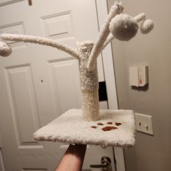 Cat Scratching Tree With 4 Bouncing Branches 