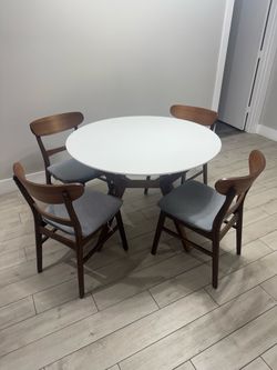 4 chairs and table