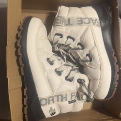 North face Boots Brand New Women Size 8
