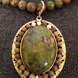 Unakite. Halo Pendant With Beaded Necklace Goldtone 7