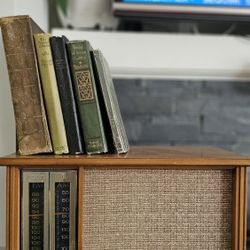 1959 Zenith X334 Wooden Tabletop AM/FM Tube Radio - Sounds Amazing _ MCM