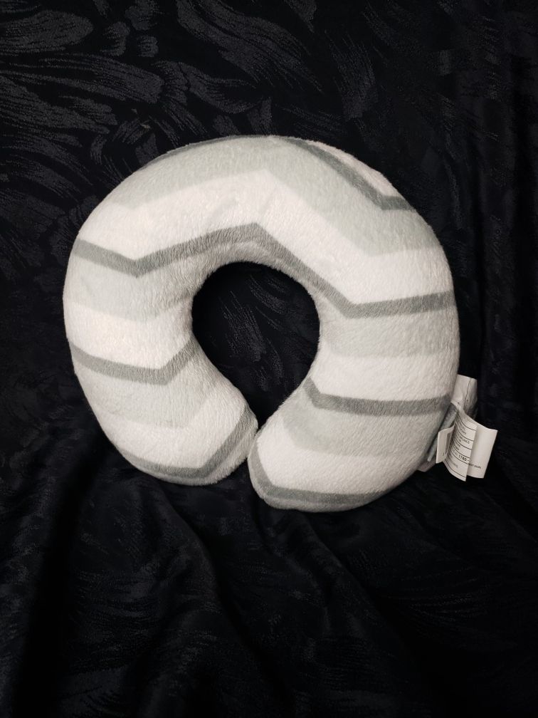 Infant neck pillow