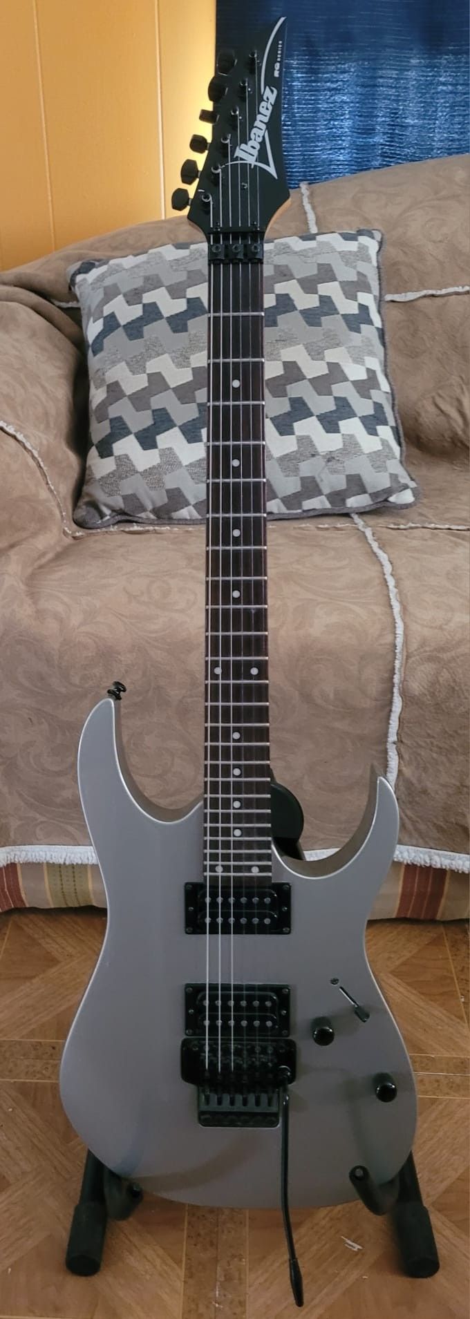 Ibanez GR220B $200