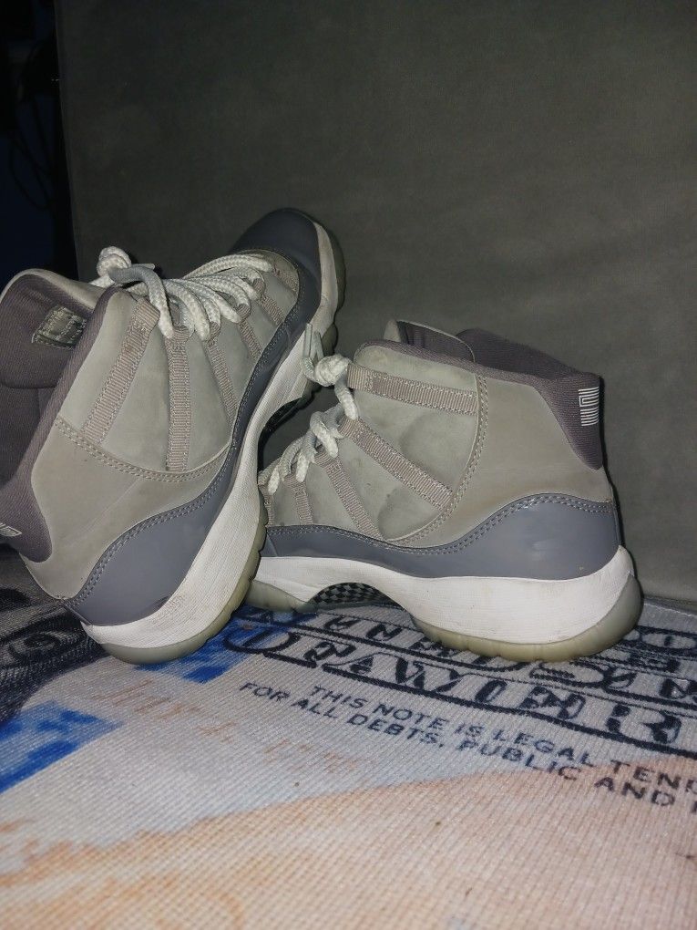Jordan 11 Cool Grey Size 6