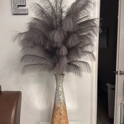 Shiny decorative vase.