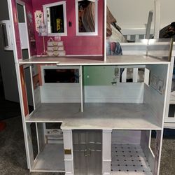 Doll House 