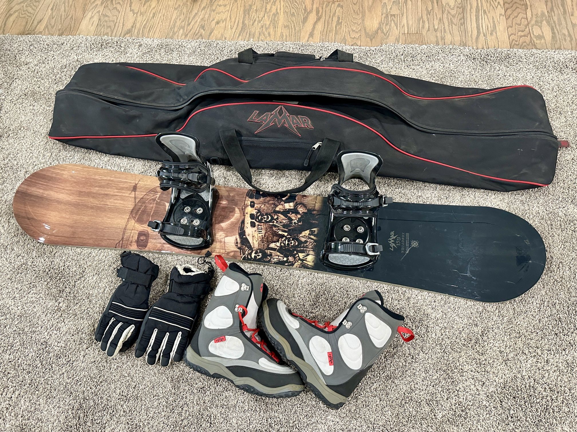 Lamar 159 VINTAGE & RARE Squadron Snowboard With Bag, Boots, Bindings & More