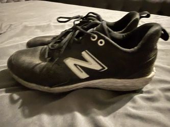 New Balance Football Cleats Size 11.5 (Black & White) VKTRY Insoles