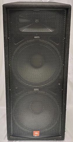 Selling 1 JBL JRX125 Speakers
