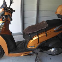 2012 Kymco 300 People Mover Scooter