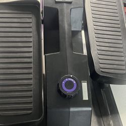 Cubii JR Under Desk Elliptical, Purple. 