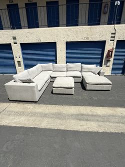 Lowell 8 piece modular sectional Light Gray