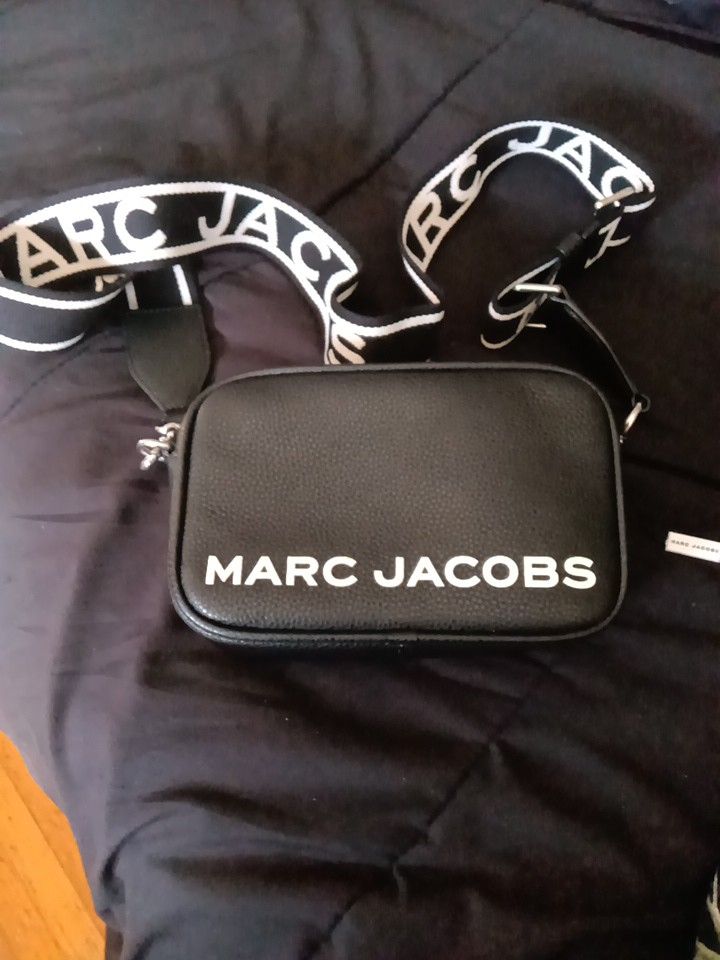 MARC JACOBS