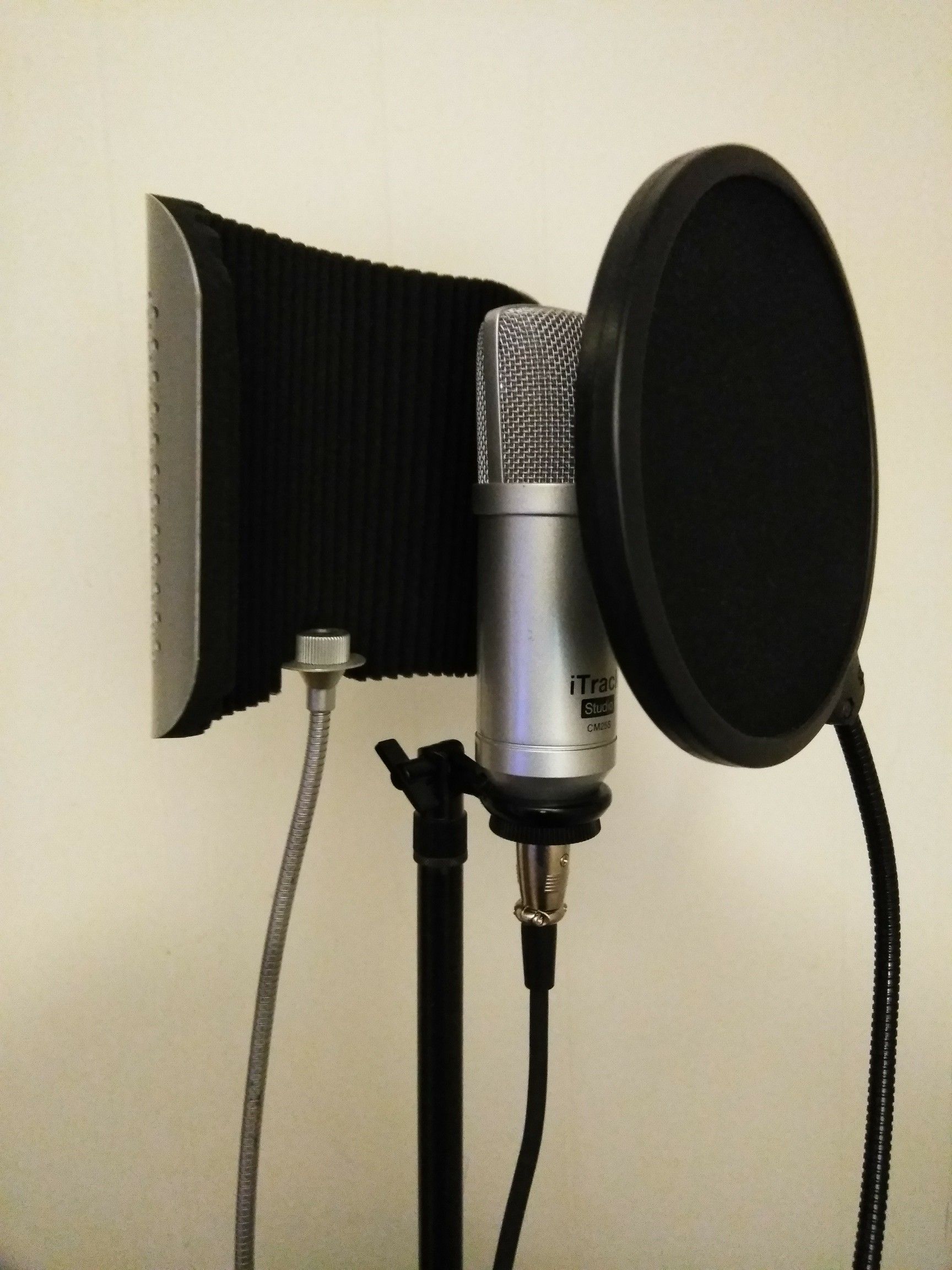 iTrack Studio CM25S Microphone Stand & Sterling Mic Shield