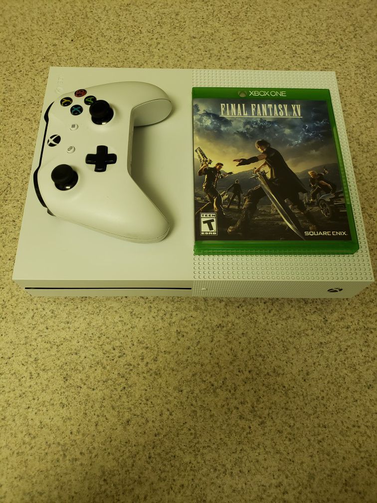 XBOX ONE S 1 controller and 1 game 512 SSD