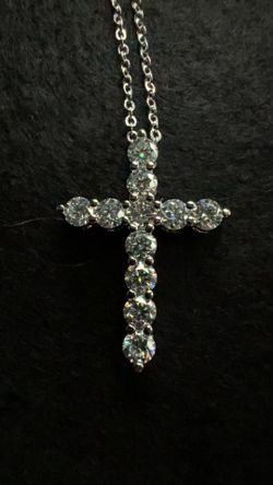 D Color VVS1 Moissanite Cross Necklace – Luxury Iced Out Christian Pendant