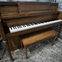 YAMAHA M212 UPRIGHT PIANO! FREE DELIVERY & TUNING! + WARRANTY!