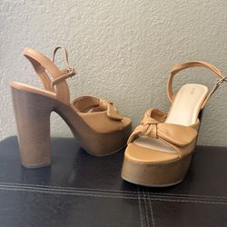 Woman’s Heels Size 9 