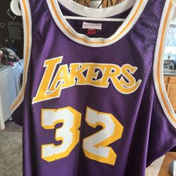 MITCHELL AND NESS LA Lakers Magic Johnson Jersey