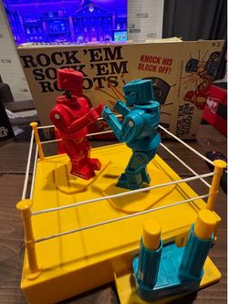 CLASSIC ROCK 'EM SOCK 'EM ROBOTS GAME WITH BOX