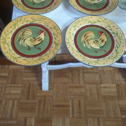 Rooster 222 Fifth Set Of Four Dinner Plates 
