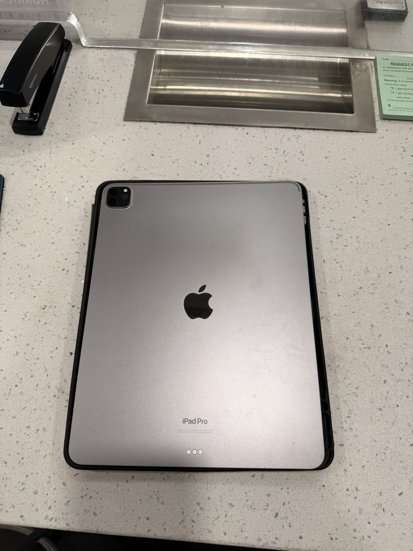 Apple iPad Pro (12.9) A2436 For Sale!!