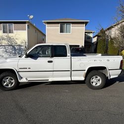 1996 Dodge Ram 1500. 5.2L V-8