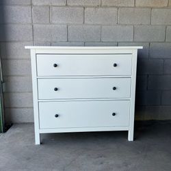 White IKEA Hemnes 3 Drawer Dresser