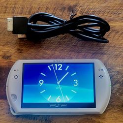 Sony Psp Go Pearl White With Charger 