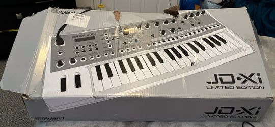 Used once Limited edition Roland Jdxi voice synthesizer keyboard