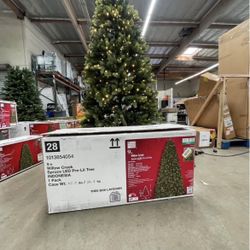 Home Accents 9ft Willow Creek Spruce Led Pre-lit Tree
