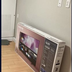 Samsung Tv Qled LIKE NEW NEED GO TODAY