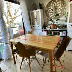 Used Dinning Table, no chairs
