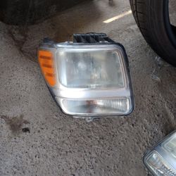 07 - 11 Nitro Headlight Assembly S