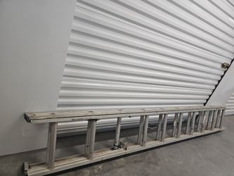 Aluminum Extension Ladder 20'