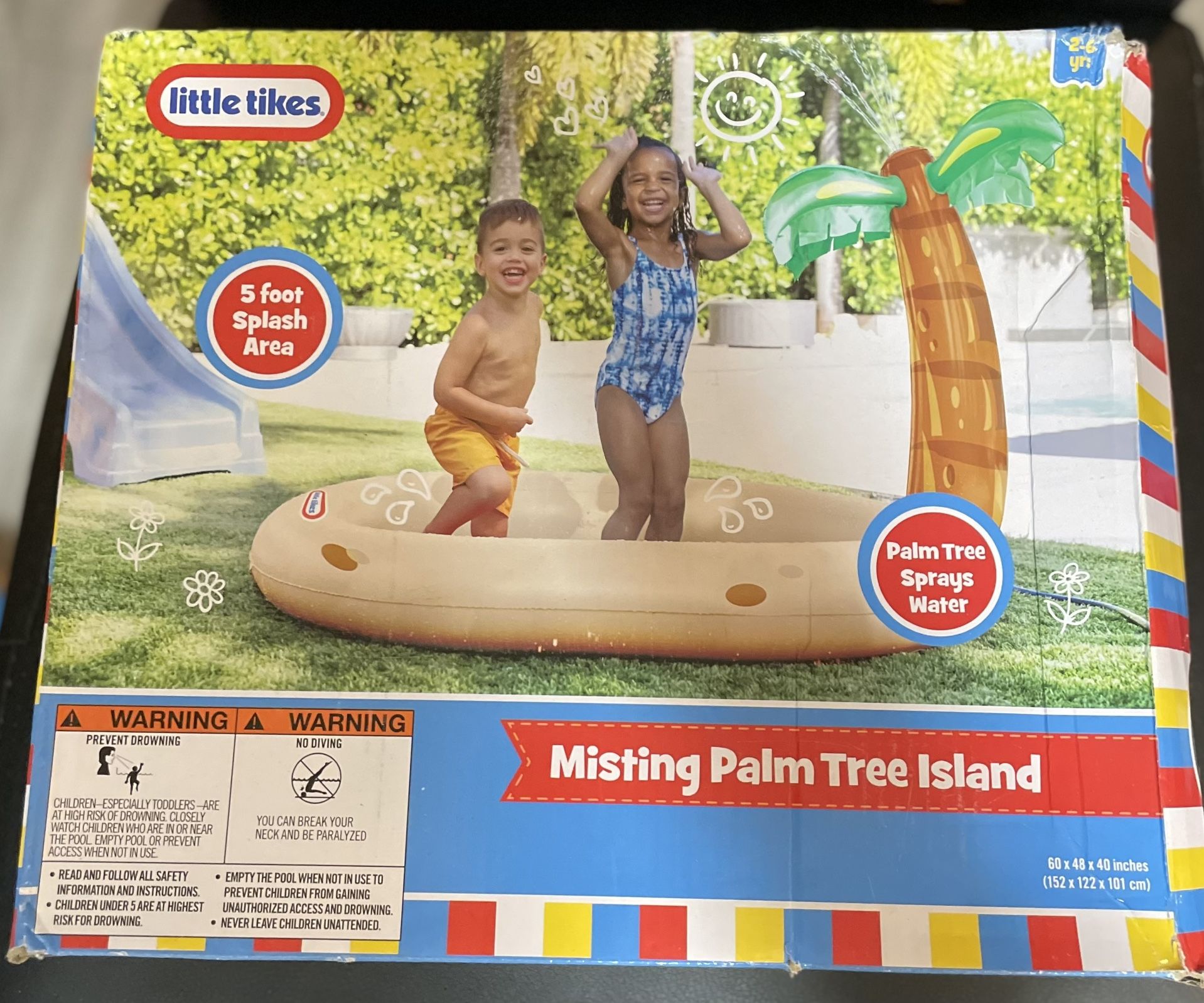 Misting Palm Tree Island
