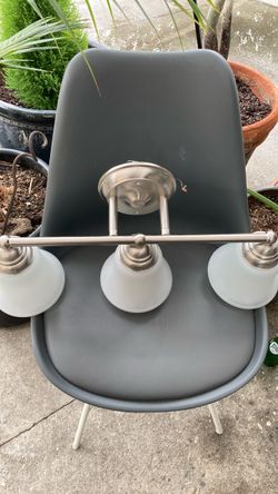 Bathroom vanity lamp