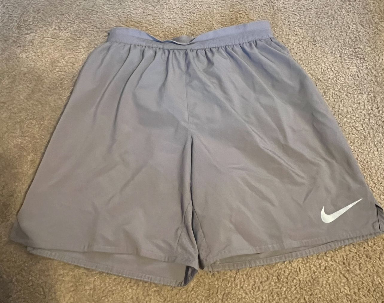 Men’s Nike Gray Workout Shorts Medium