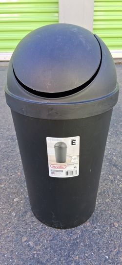 Covered Compact Trash Can