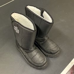 Girls Size 5 Snow Boots