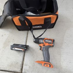 18v Rigid Subcompact Drill/ Driver Includes Bag And Battery 