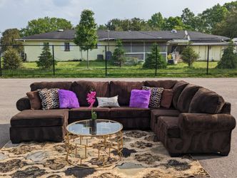 🚚🤎 Overzised U Shape Ashley Sectional! Ready For Local Pick Up Or 🚚🛋