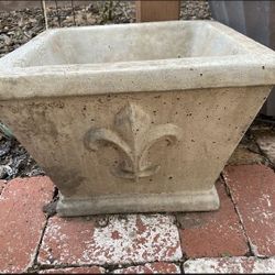 One Large Cement Planter/$30 Firm/ Pick Up In Lakeside 