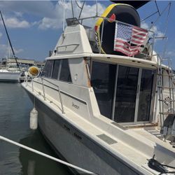 Silverton Yacht 31 ft – Turnkey Ready 📍 Massachusetts 