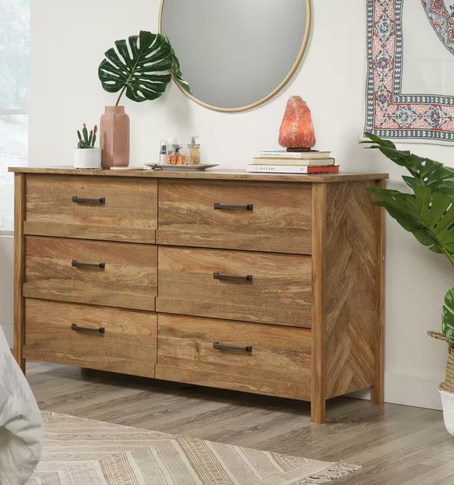 6 Drawer Wood Dresser (like New) $200