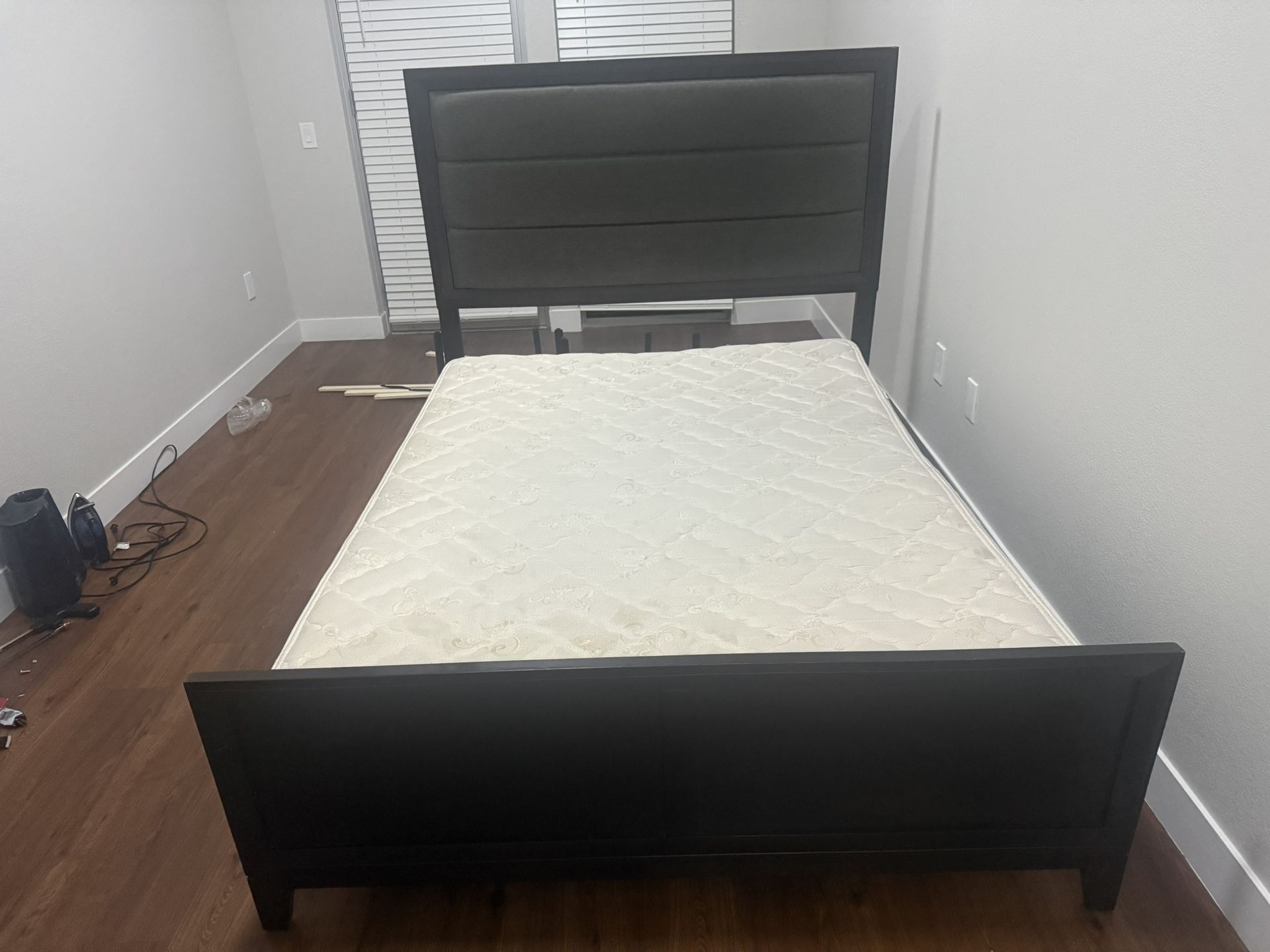 Queen Size Bed, Mattress And Pillows Without Box Spring