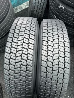 Tires 275/80/22.5 RECAPS