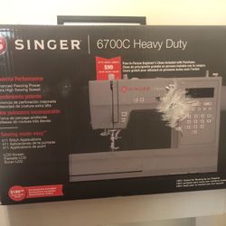 Singer Sewing Machine (Heavy Duty 6700C)