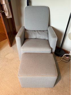 Glider with ottoman