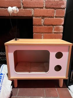Cat House Retro TV